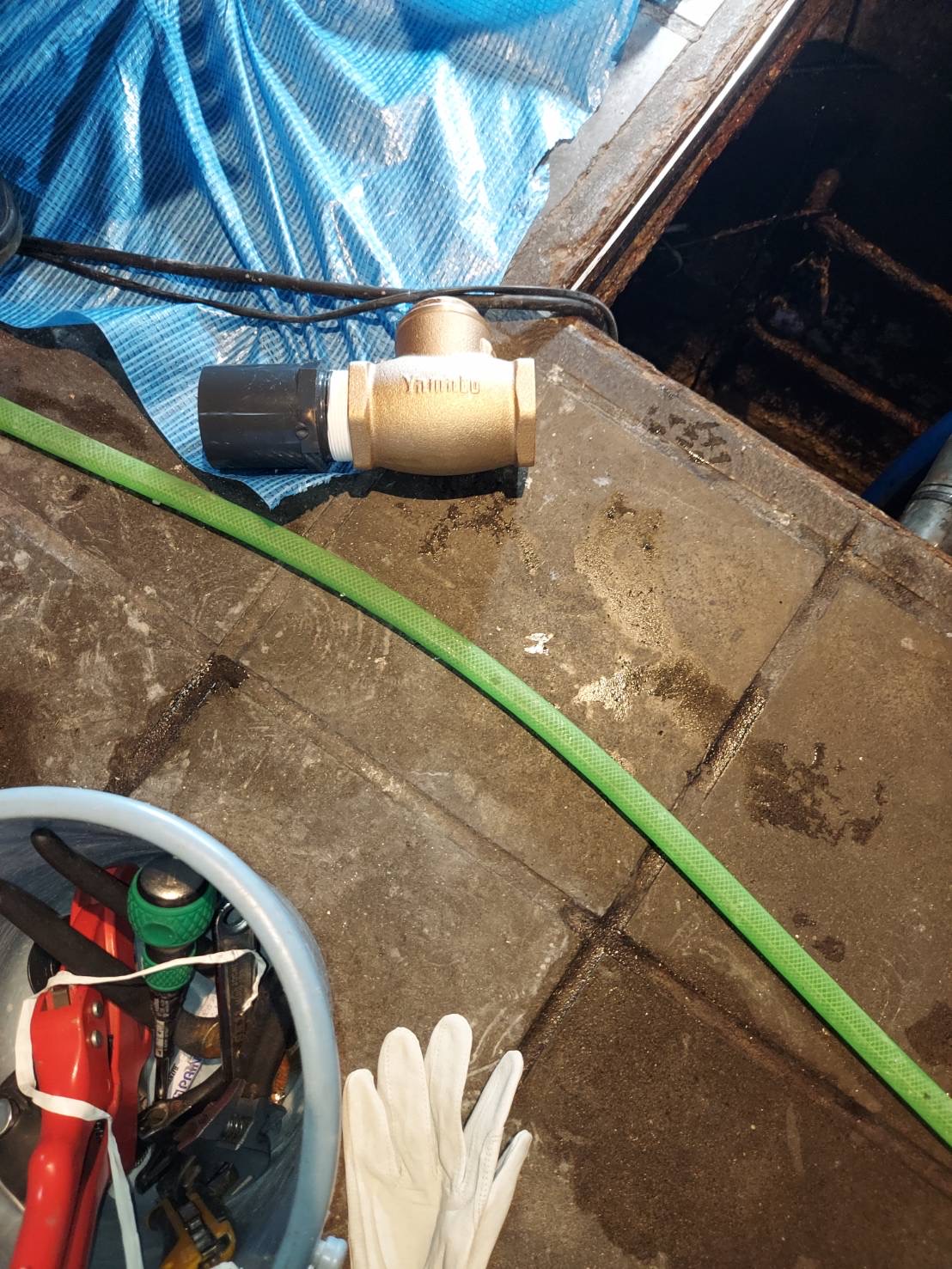 新設した電動バルブ|配管・配線を接続した給排水設備工事